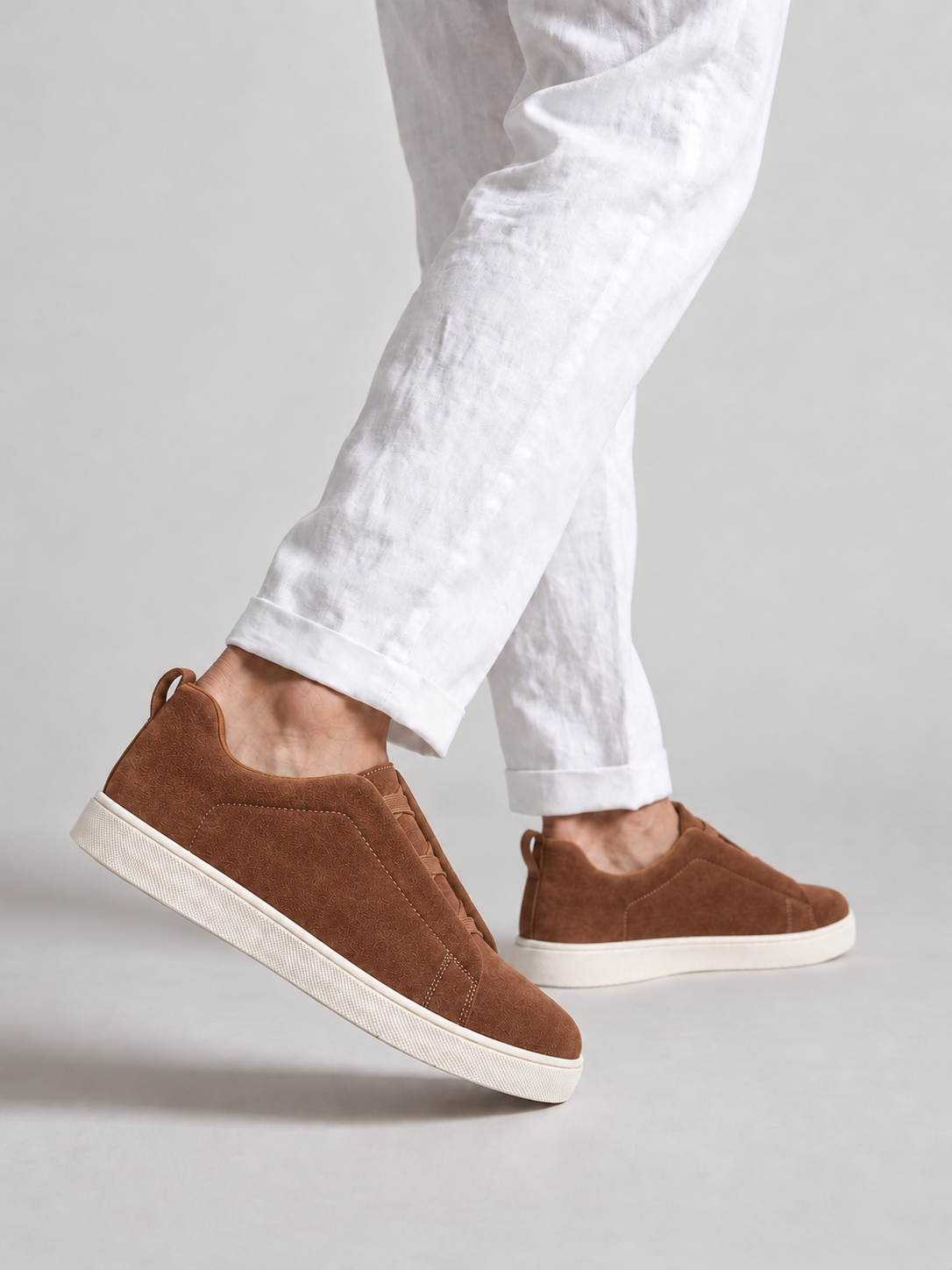 Reddish Brown Suede Zeg Emyerre